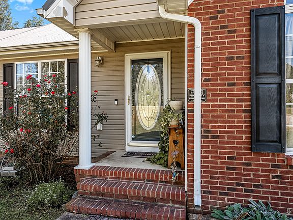 2nd image of 105 Saddleford Dr