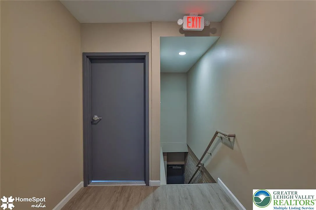 Building Photo - 1210 W Turner St #1
