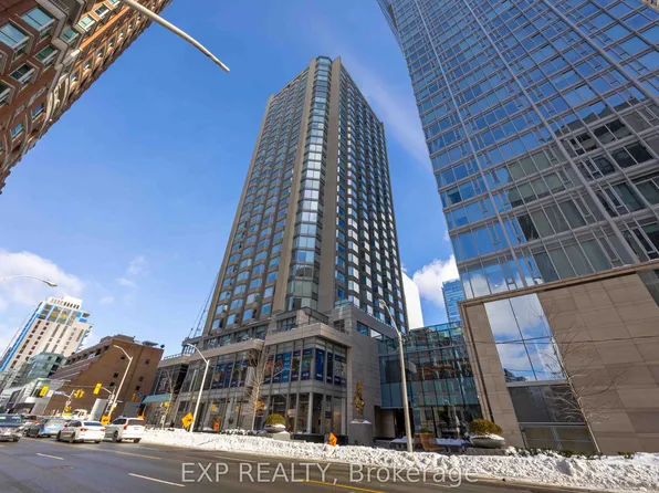 155 Yorkville Ave #1106, Toronto, ON M5R 0B4
