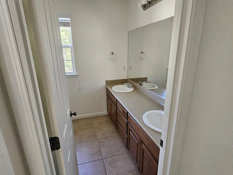 623 W Las Brisas Dr — Photo 35