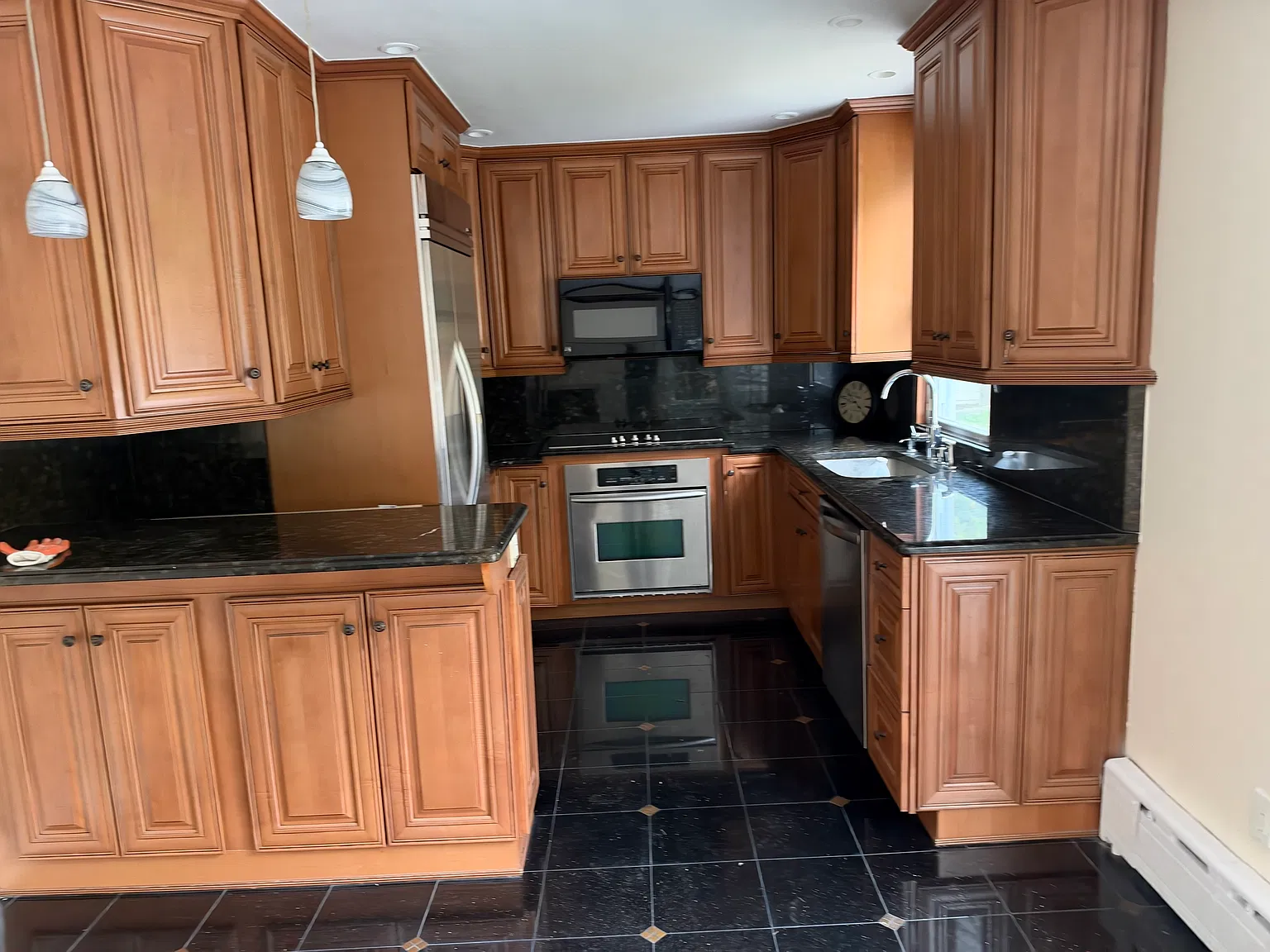 3 bed, 1850 sqft, $4,850 — Photo 1