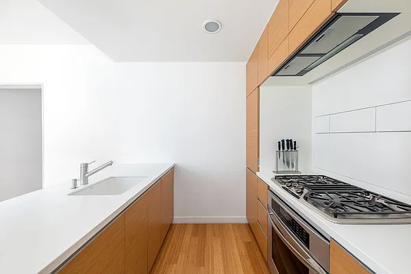 Rented by Tabak Real Estate | media 7