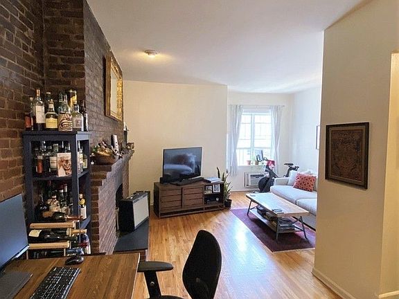 4th image of 51 W 84th St #5B