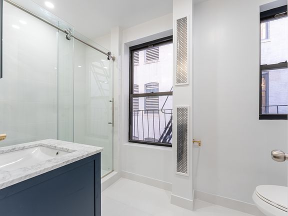 5th image of 118 E 17th St APT 4F