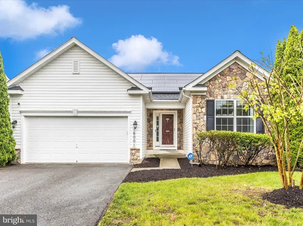 18001 Cavalier Ct, Hagerstown, MD 21740