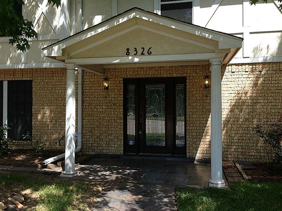 1st image of 8326 Clover Gardens Dr