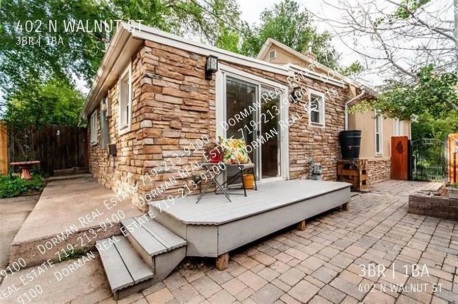 Beautiful downtown bungalow! — Photo 2