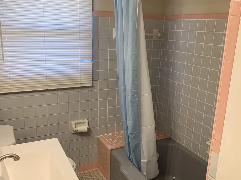 Hillcrest Dr SW — Photo 5