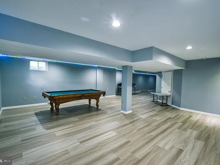 139 Mallard Dr W — Photo 22
