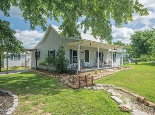 17599 Fair Oaks Ln, Neosho, MO 64850