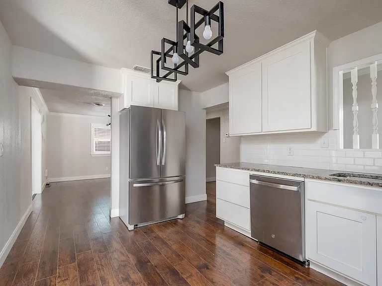 3042 S 28th St — Photo 12