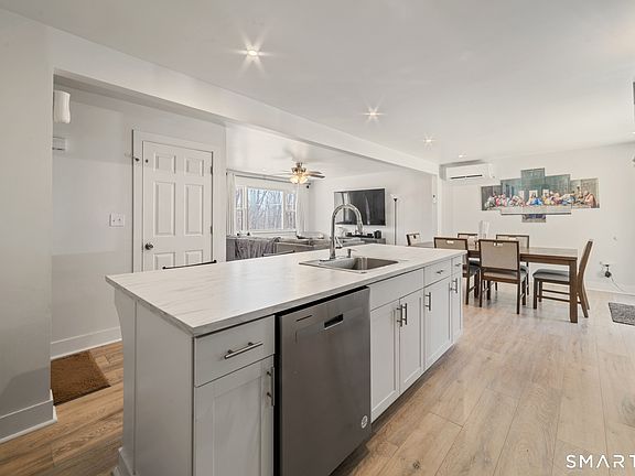 4th image of 327 Lakeside Boulevard West