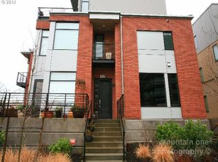 1742 NW Riverscape St, Portland, OR 97209