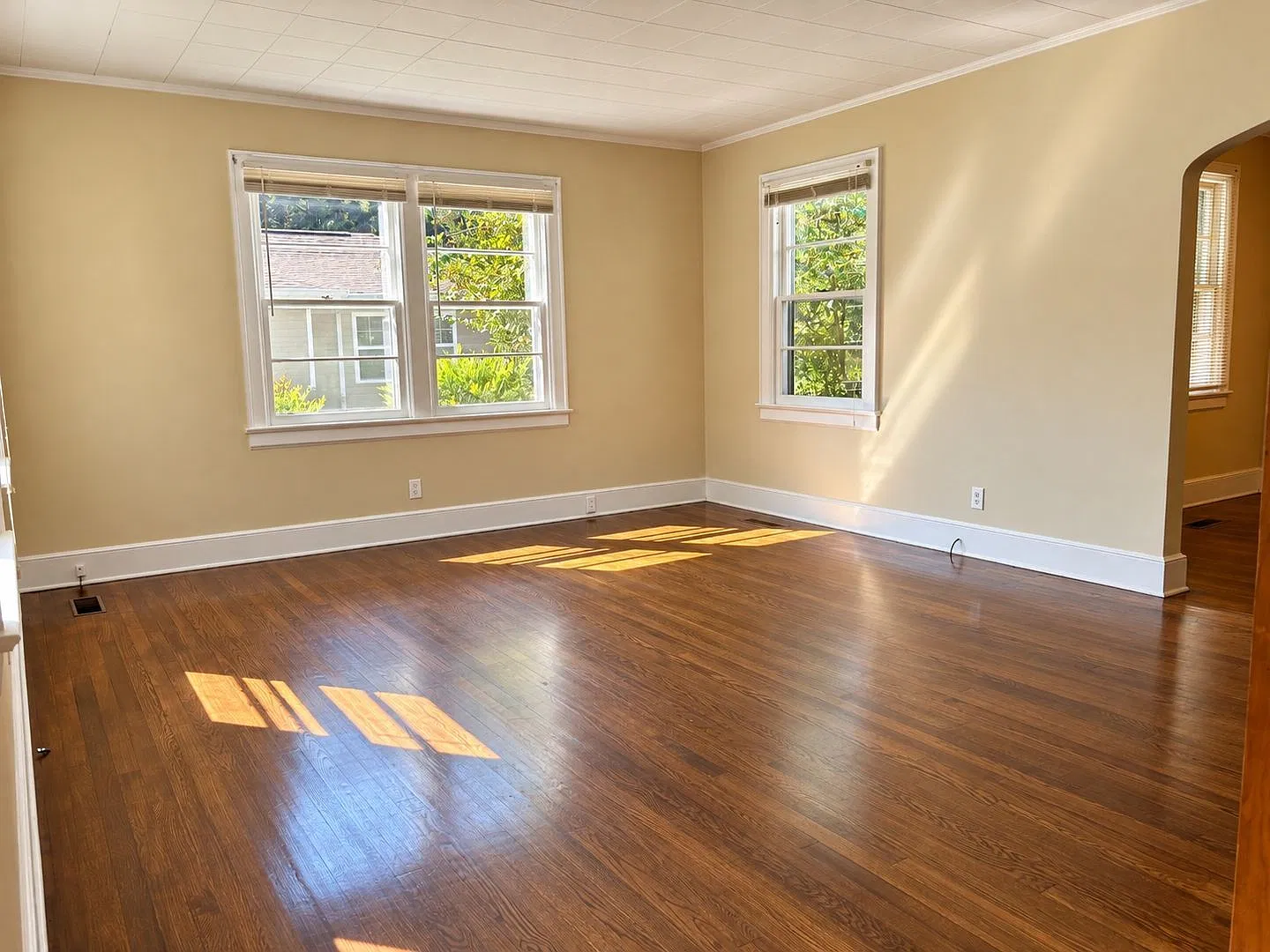 2 bed, 1.0 bath, 1156 sqft, $1,795 — Photo 2