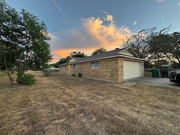 3rd image of 721 Mackey Ranch Rd