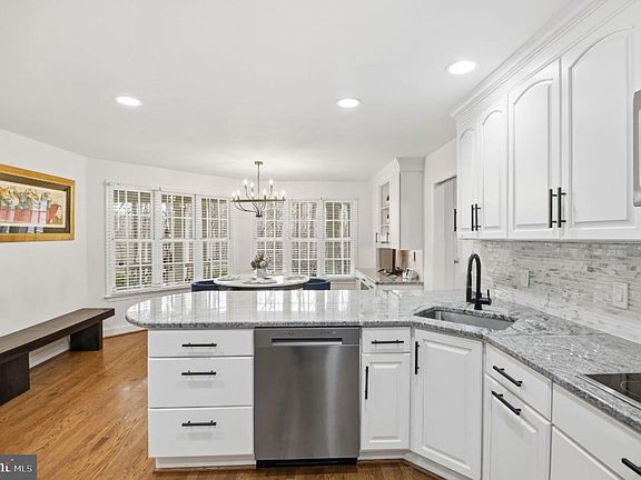 5th image of 11728 Stuart Mill Rd