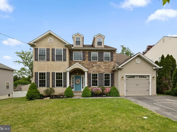 553 Royal Ave, Havertown, PA 19083