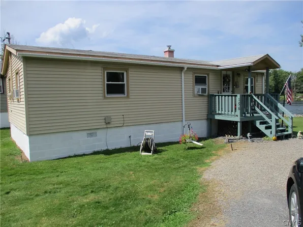 158 Van Ness Rd N, Baldwinsville, NY 13027