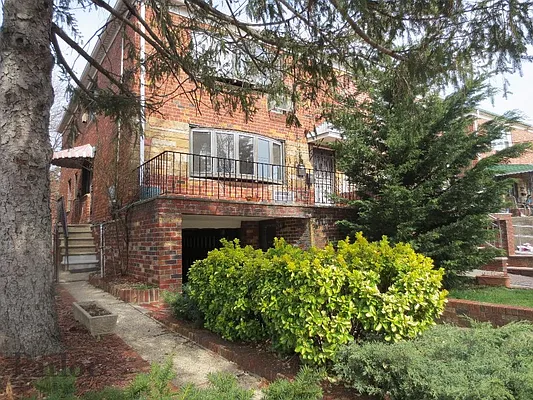 Rented by Parlor Real Estate Corp | media 16