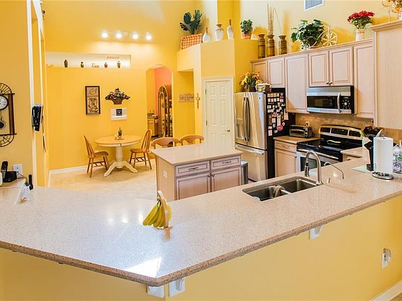 5th image of 11407 Blue Lilac Ave