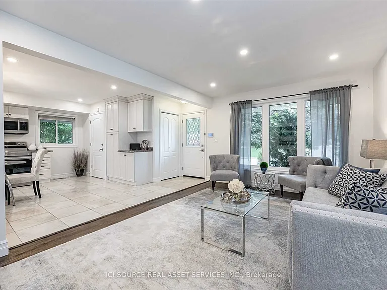 27 Brenlyn Ct #UPPER — Photo 11