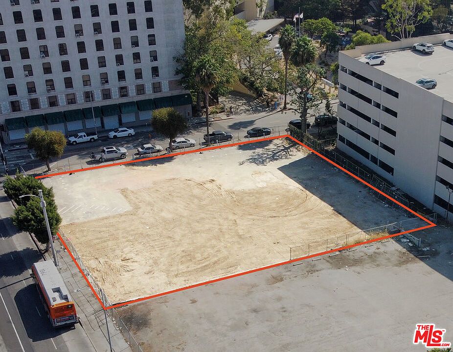 2nd image of 1310 W 6th St