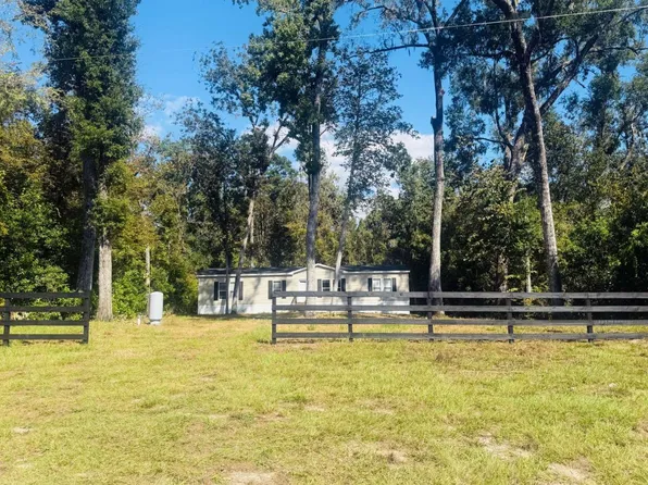 843 Central Ter, Fort White, FL 32038