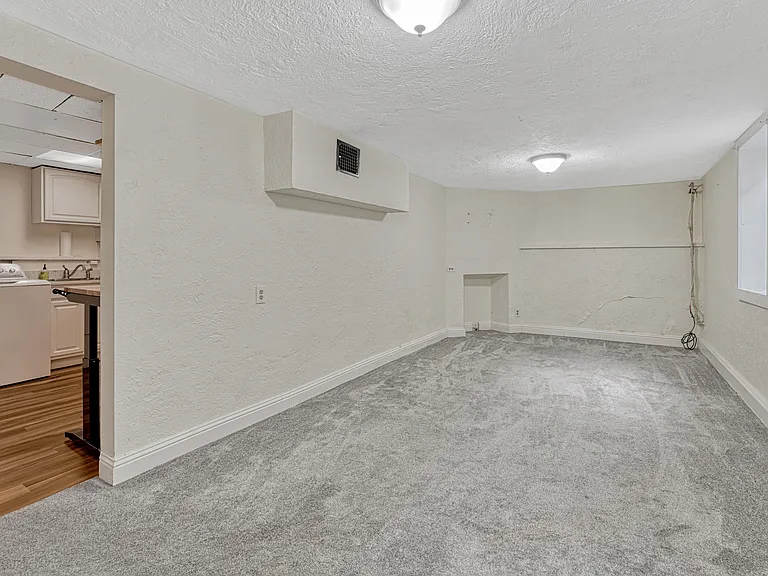 1445 S Lincoln St — Photo 15