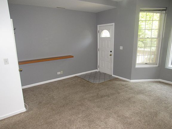 3rd image of 3636 N Hermitage Ave #2