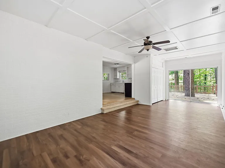 139 Windsor Cir — Photo 11