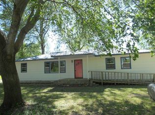 1100 Sapp St, Cassville, MO 65625