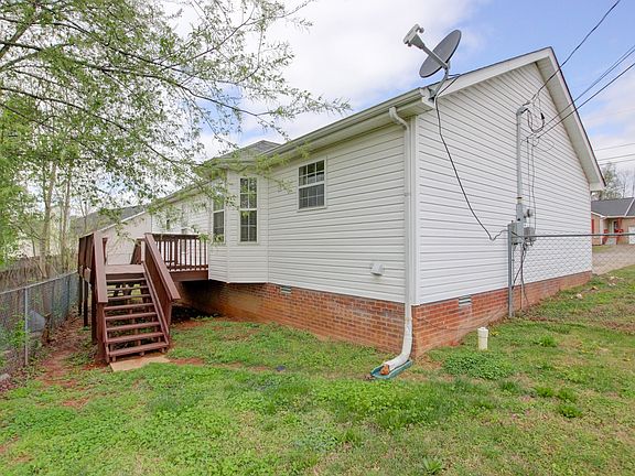 3rd image of 426 Faulkner Dr