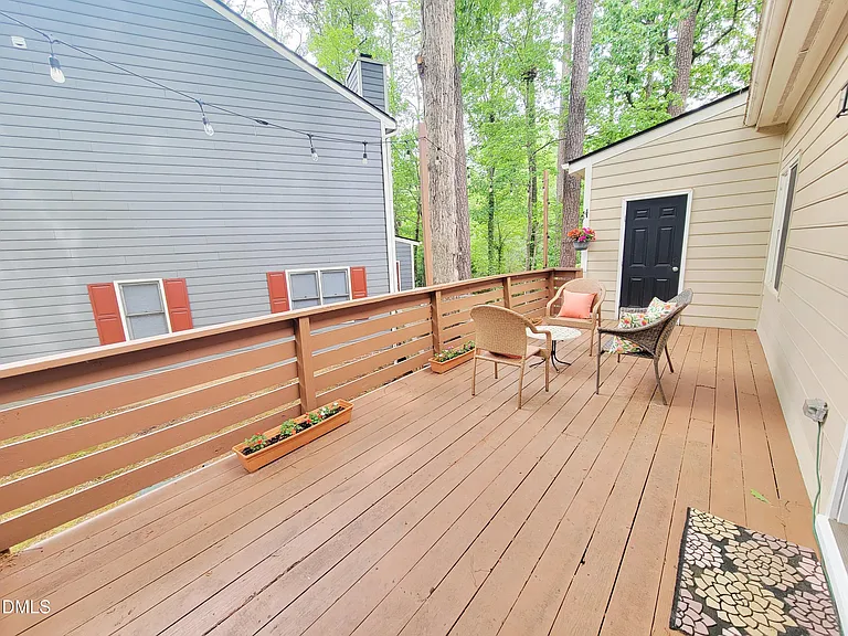207 Danforth Dr — Photo 31
