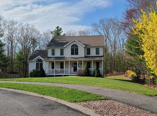 6 Queen Cir, Dudley, MA 01571