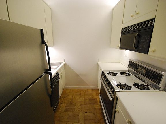 3rd image of 415 E 37th St APT 06J
