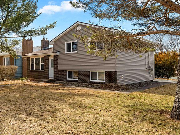 3rd image of 2 Delmac Ct