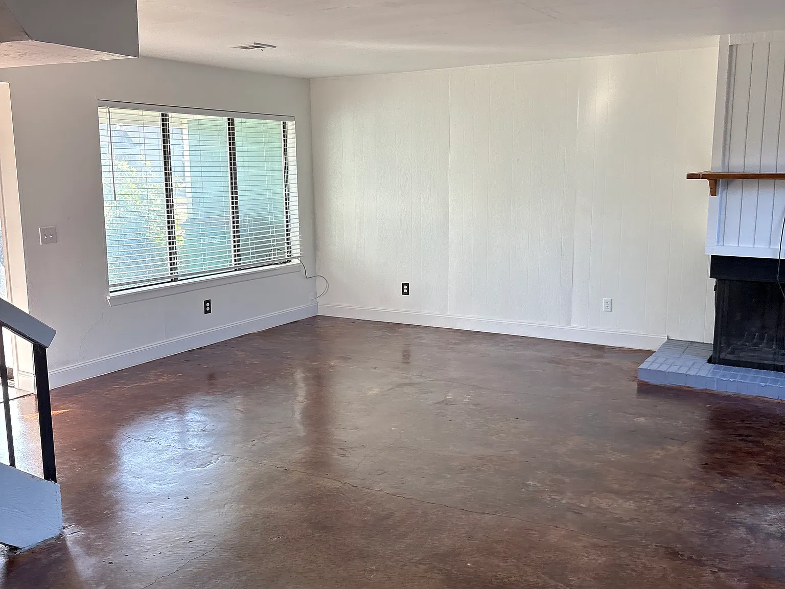 3 bed, 1353 sqft, $1,700 — Photo 2