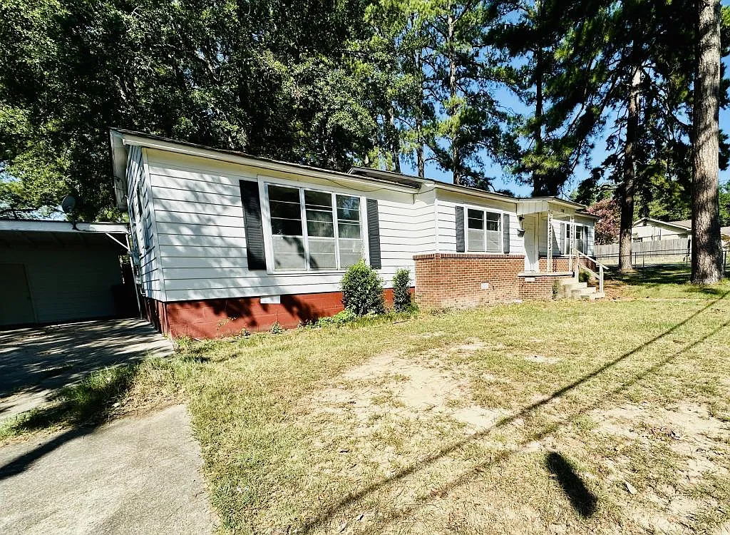708 Cherry Ln — Photo 2