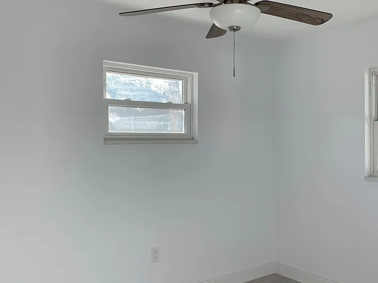 183 E Grand Bend Ave — Photo 24