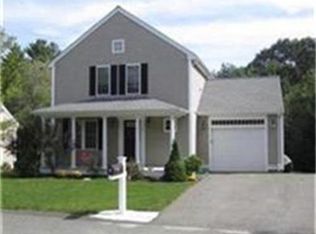 8 Fieldstone Cir, Wareham, MA 02571