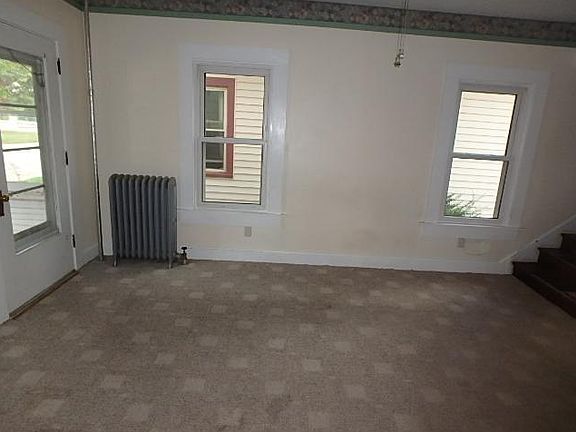3rd image of 543 Elizabeth St