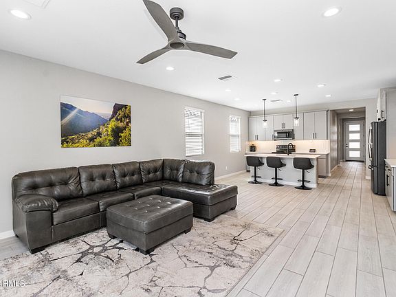 4th image of 2834 N Blossom Ln