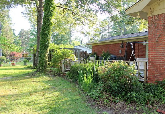 3rd image of 204 Northwood Dr