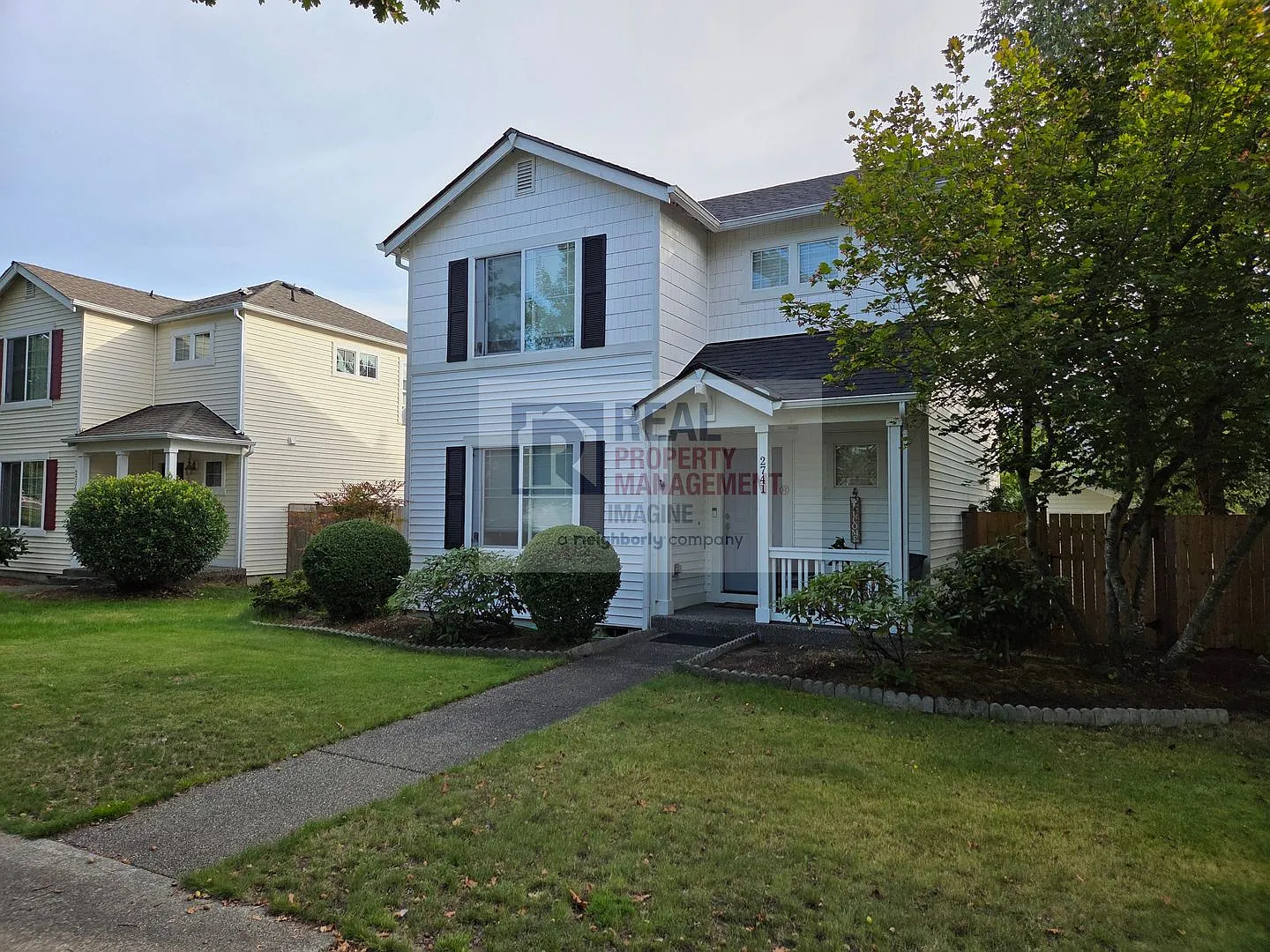 Check Out This Adorable 2.0 bedroom, 2.5 bath home! — Photo 3
