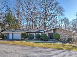 213 Sheneman Dr, Hendersonville, NC 28792