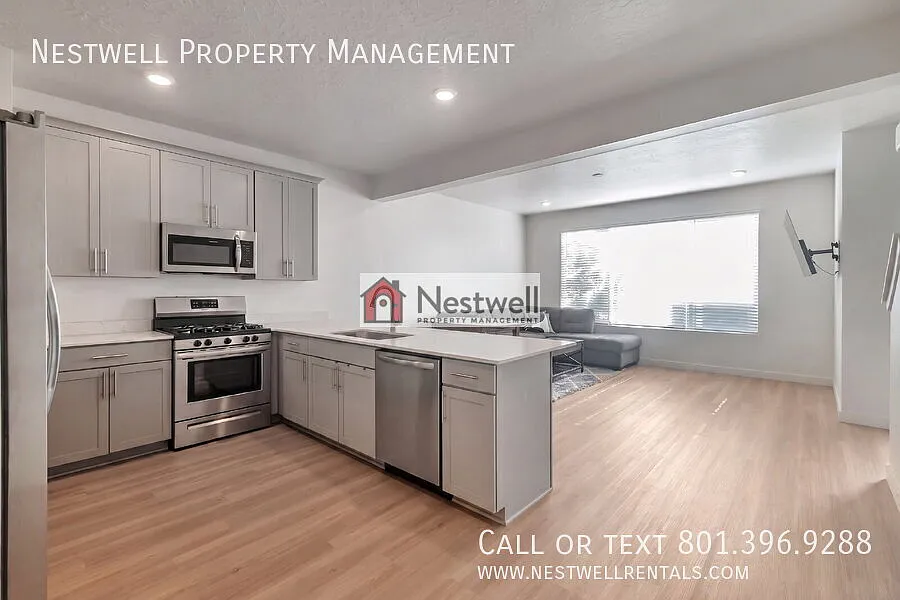 Beautiful 3-bed townhouse in Bluffdale! — Photo 3