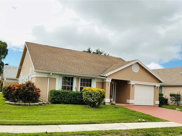 203 Moccasin Trl N, Jupiter, FL 33458