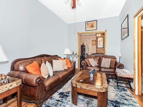4th image of 1321 Clay Ave