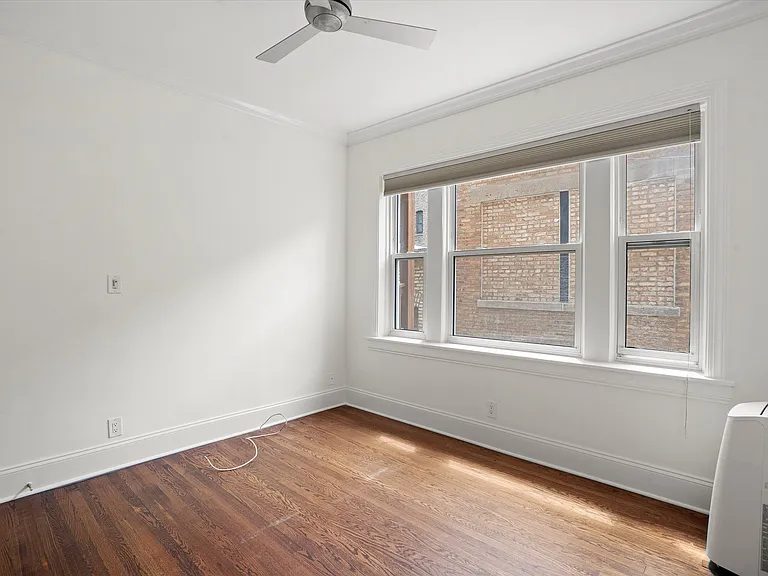 733 W Bittersweet Pl #1E — Photo 9