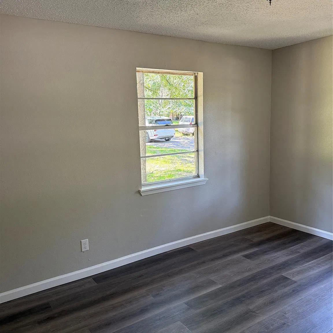 2 bed, 816 sqft, $1,300 — Photo 3